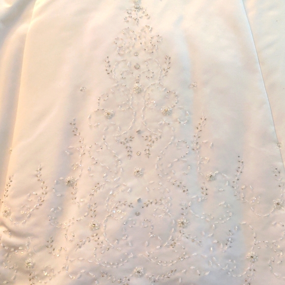 Wedding Gown - Picture 4 of 15